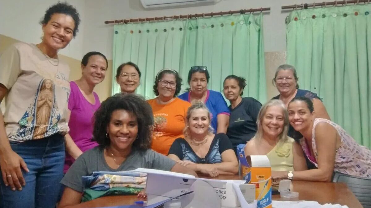 Fundo Social e Sebrae concluem curso Aprenda a Ajustar e Reformar Roupas